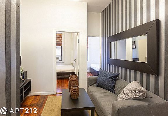4th image of 158 1st Ave #B