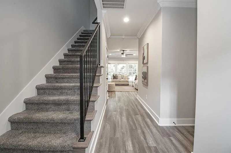 2 bed, 2.5 bath, 1678 sqft, $1,880 — Photo 2
