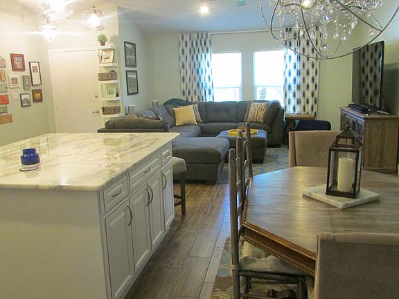 Open Floor Plan Kitchen/Dining/Family