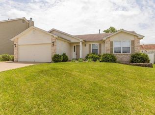 3338 Hampton Xing, Saint Charles, MO 63303