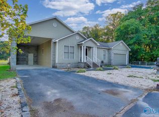 2220 Jefferson St, Courtland, AL 35618