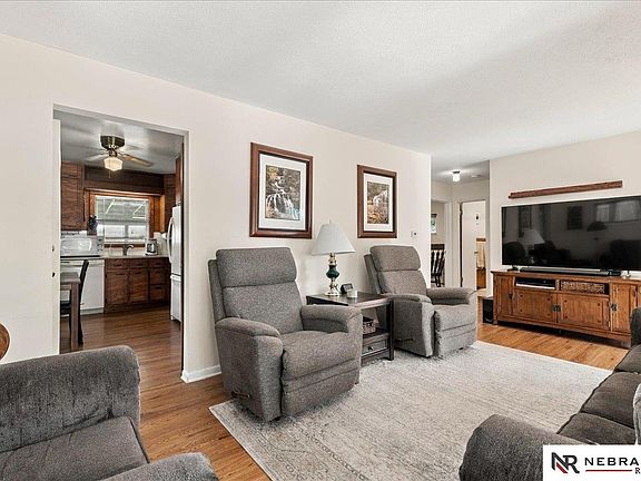 5th image of 3934 Laurel Ave