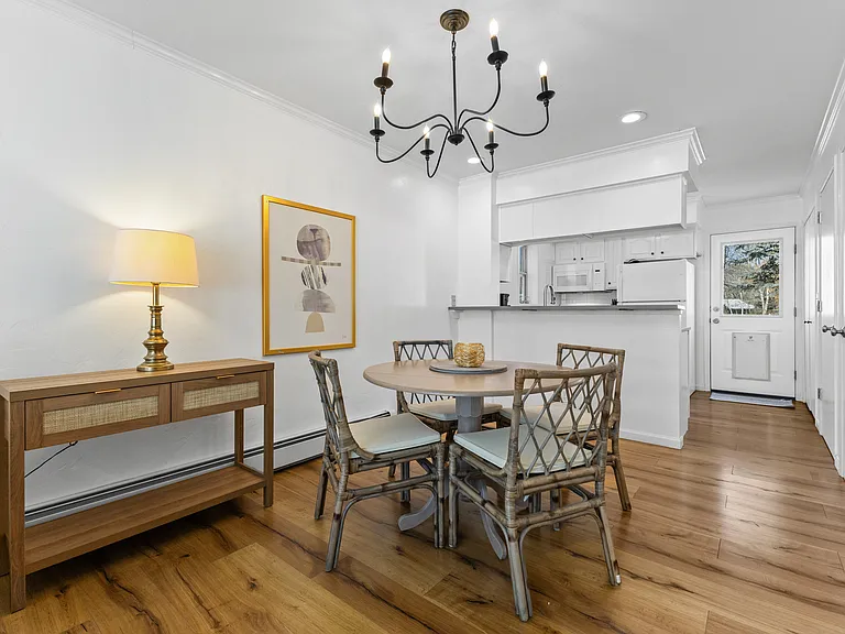 Dining area | Dining table for 4
