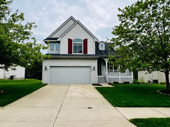 5867 Versailles Ave