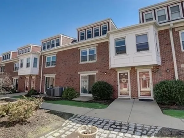 142 Quincy Shore Dr Unit 143, Quincy, MA 02171