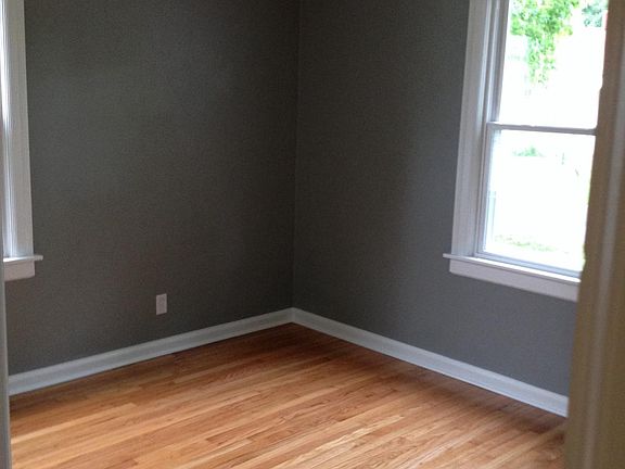 1st Large Bedroom with Closet 