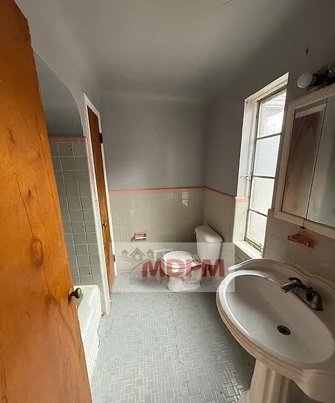 14422 Rutherford St — Photo 4