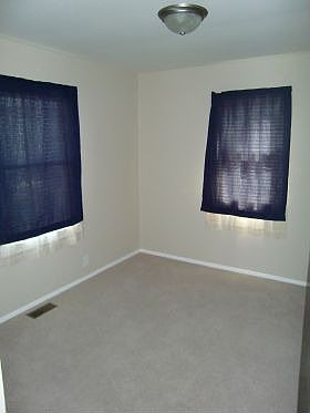 5th image of 5407 Holmes St
