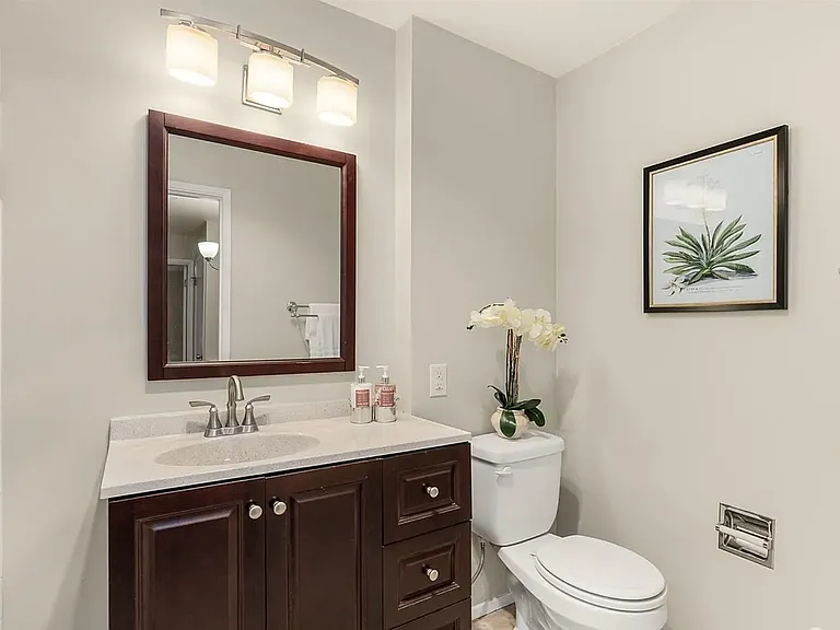 12210 SE 60th St #11 — Photo 14