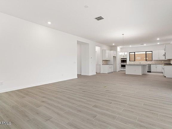 5th image of 20654 W San Juan Avenue