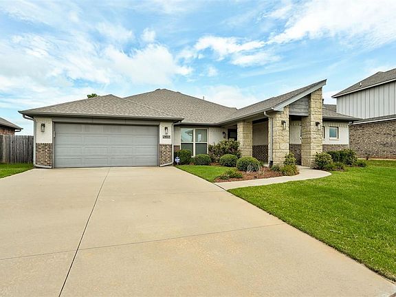 5th image of 2409 NW 187th Ter