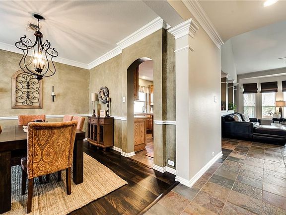 3rd image of 3904 Silverwood Ln