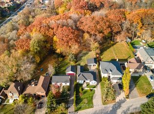 76 N Park Dr, Toronto, ON M6L 1K2