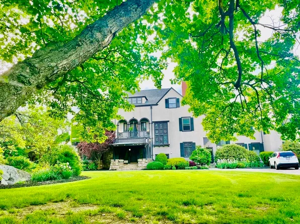 30 Diab Ln APT 8, Cohasset, MA 02025