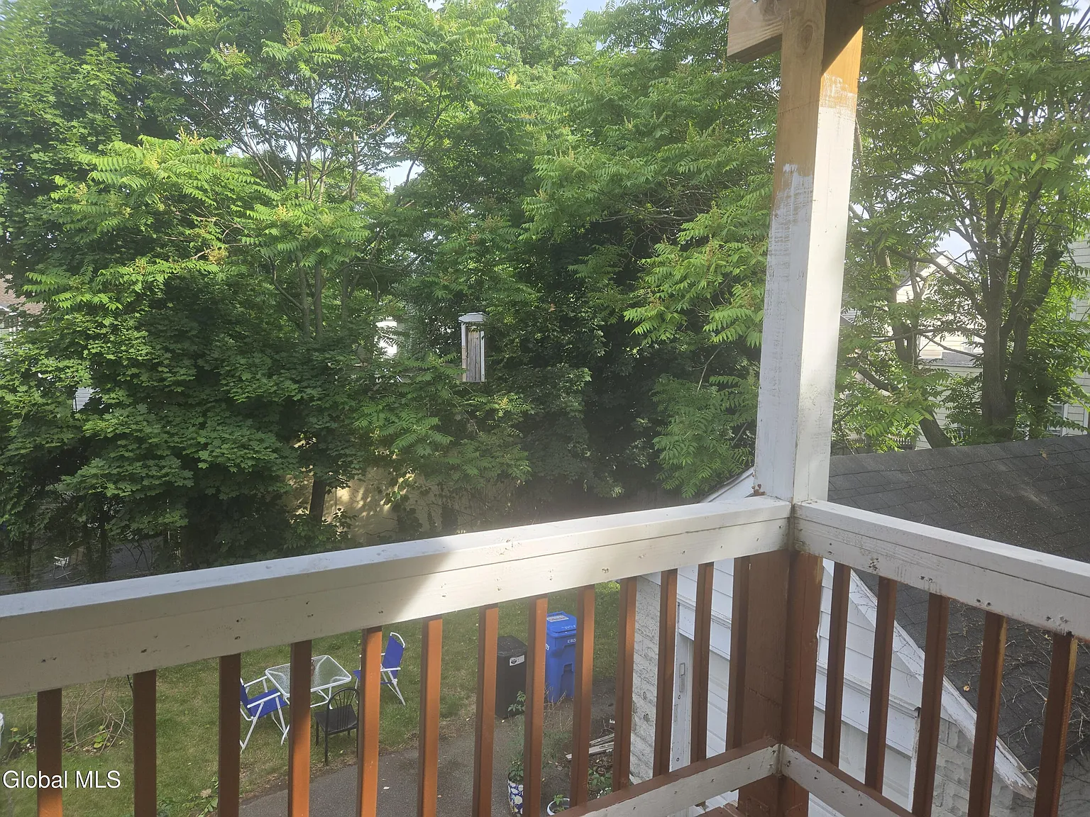 4 bed, 1.5 bath, 1300 sqft, $3,000 — Photo 2