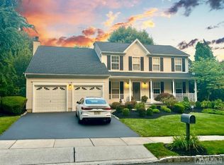 6 Lilac Ter, Robbinsville, NJ 08691