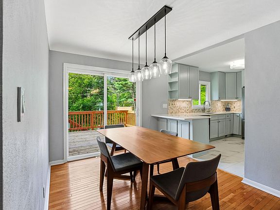 3rd image of 676 Shryer Ave W