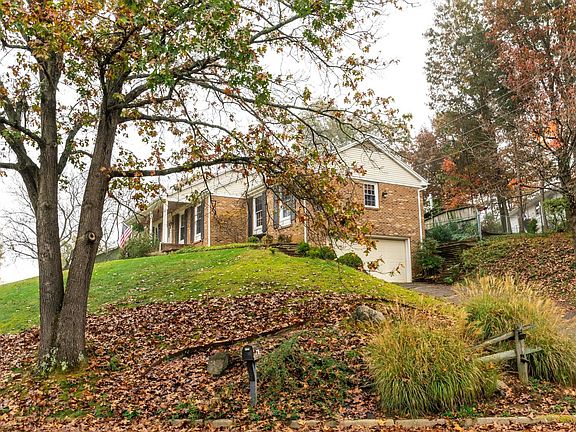 4th image of 2415 Pinehill Cir
