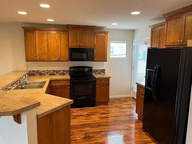 2400 NW Sunny Ln — Photo 8