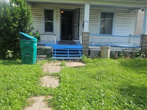 945 W Packard St, Decatur, IL 62522