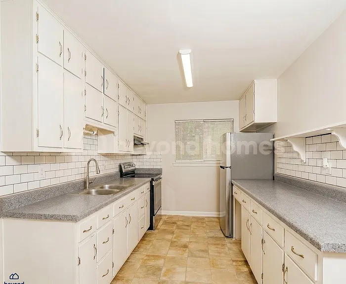1225 Birchwood St — Photo 8