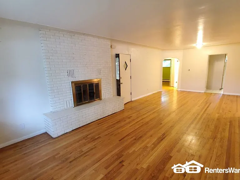 2225 S Cherry St — Photo 25