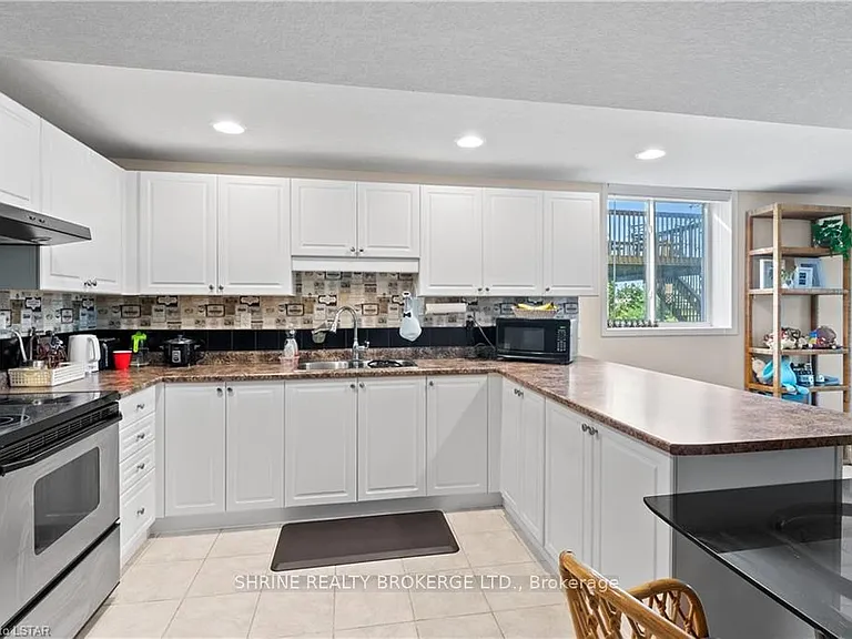 1841 Foxwood Ave #UPPER — Photo 29
