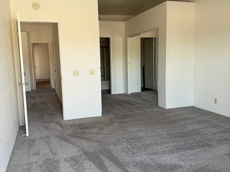 505 S Farrell Dr #R112 — Photo 13
