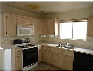 3rd image of 5651 Leaning Oak Ave