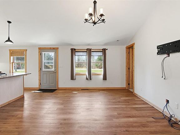 5th image of 1930 Pinewood Ave