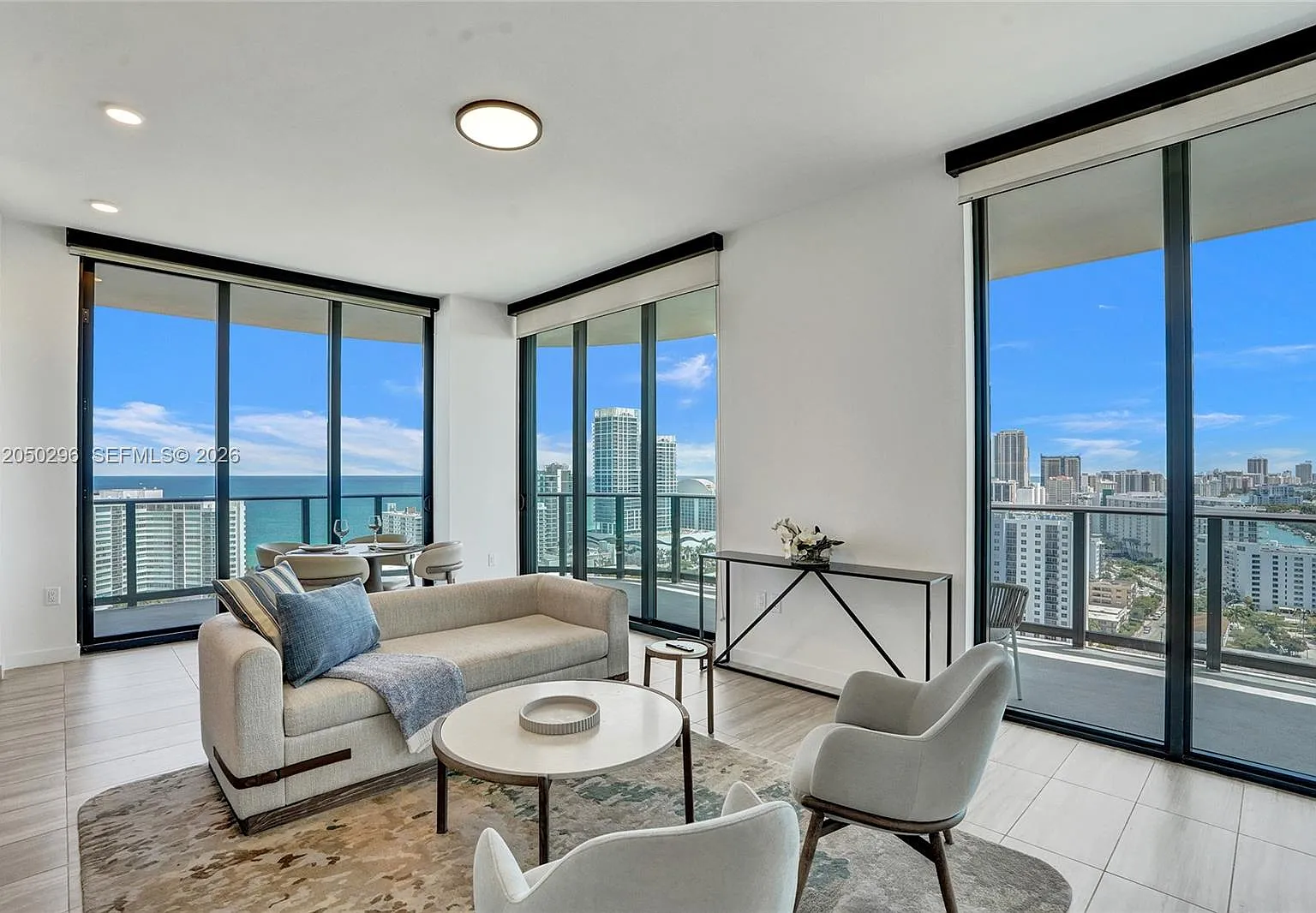 2 bed, 2.0 bath, 884 sqft, $10,500 — Photo 3