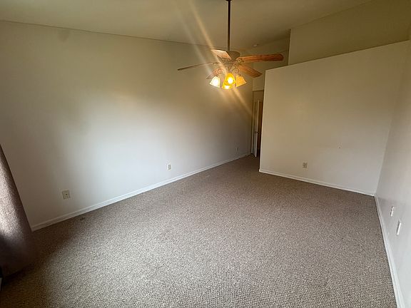 5th image of 4810 Deacon Ln