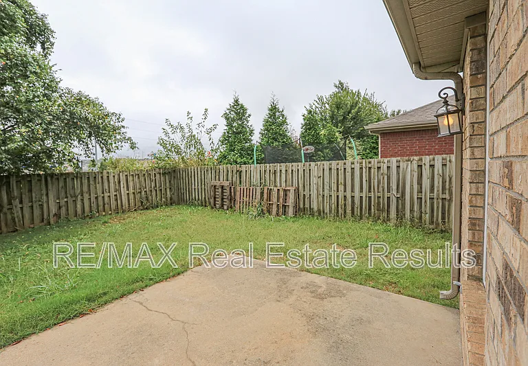 3711 SW Hansom Loop — Photo 25