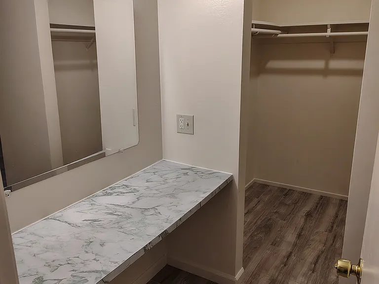 Park Place Apartments — Photo 2