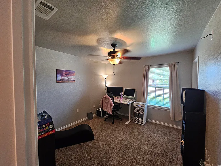 141 Mariposa Dr — Photo 17