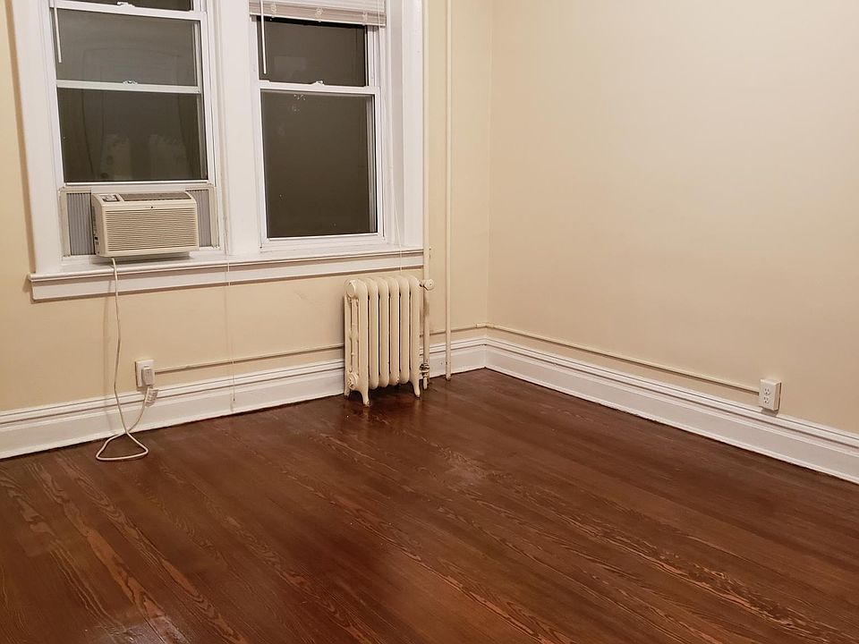 2nd image of 272 Monticello Ave #33