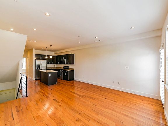 3rd image of 1607 Ogden St #A