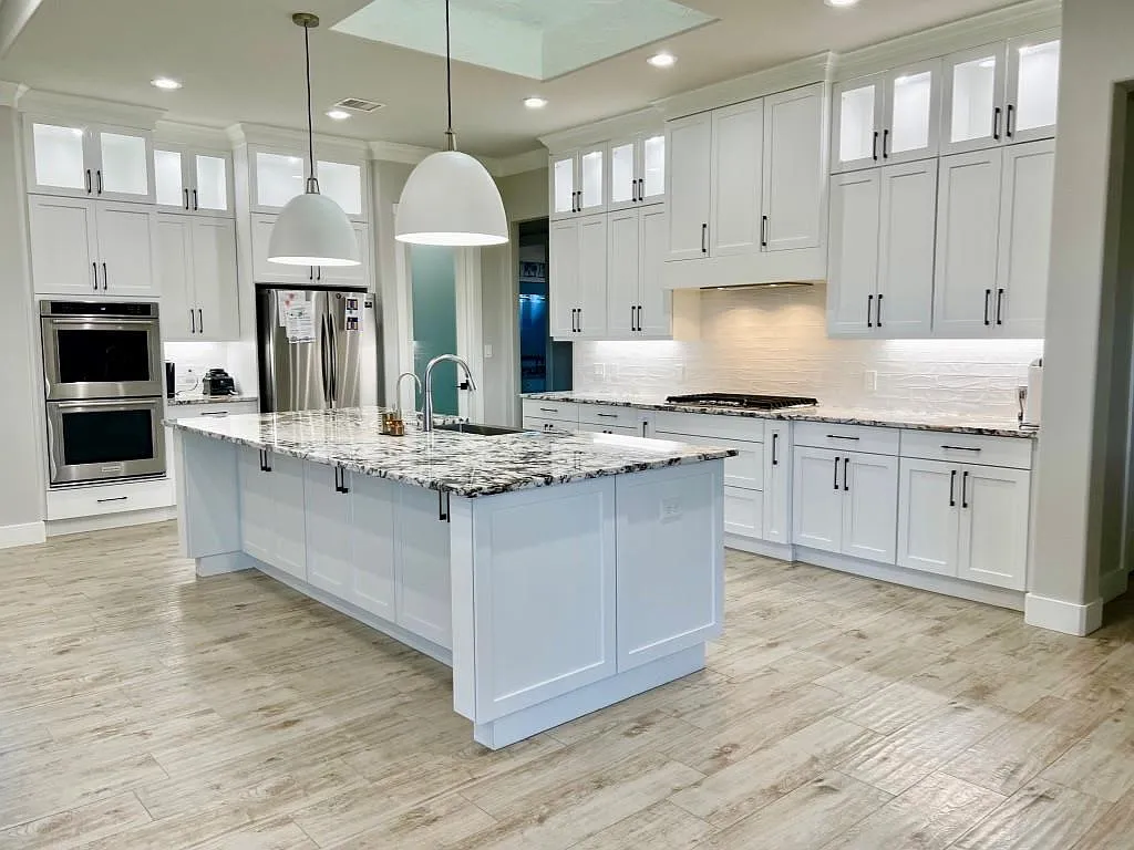 4 bed, 3.0 bath, 2637 sqft, $3,800 — Photo 4