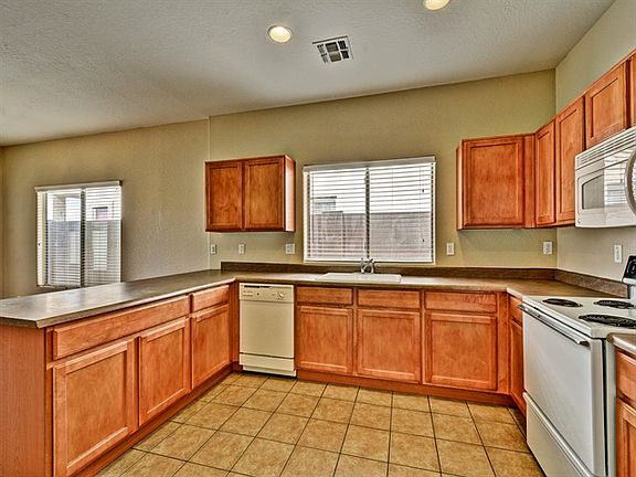 3rd image of 8844 W Gibson Ln