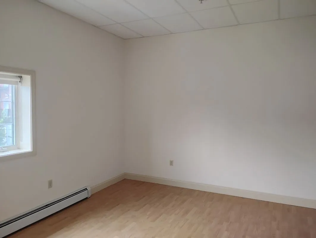 3 bed, 1.5 bath, 1500 sqft, $2,400 — Photo 2