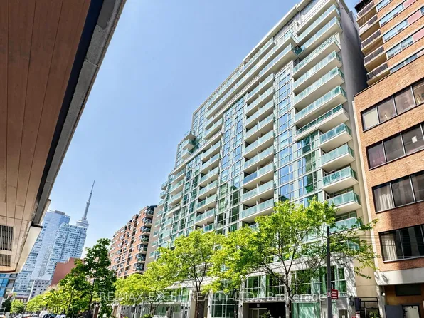 96 Saint Patrick St #1116, Toronto, ON M5T 1V2