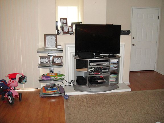 3rd image of 1330 Tea Rose Cir