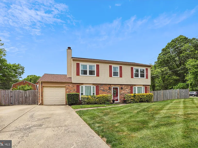 4555 Lantern Pl — Photo 1