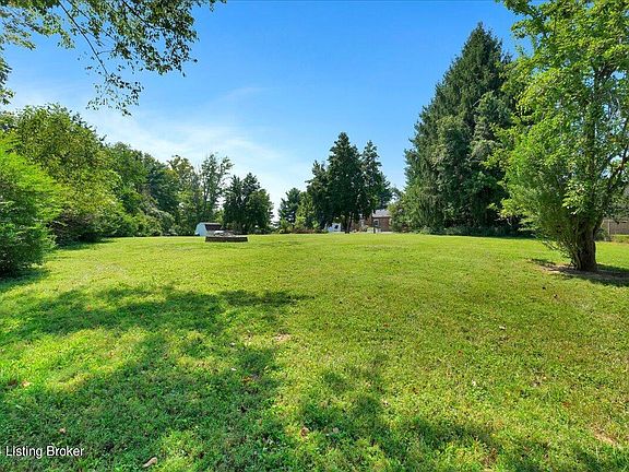 3rd image of 6309 Oaklea Dr