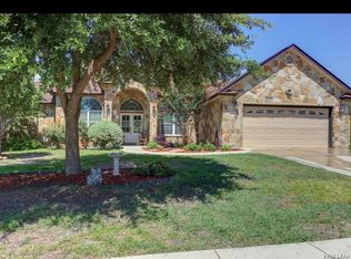 1057 Loma Verde Dr, New Braunfels, TX 78130