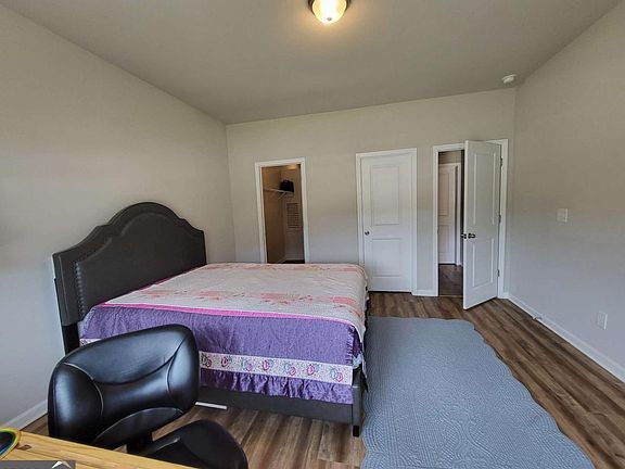 4th image of 5414 Town Square Way