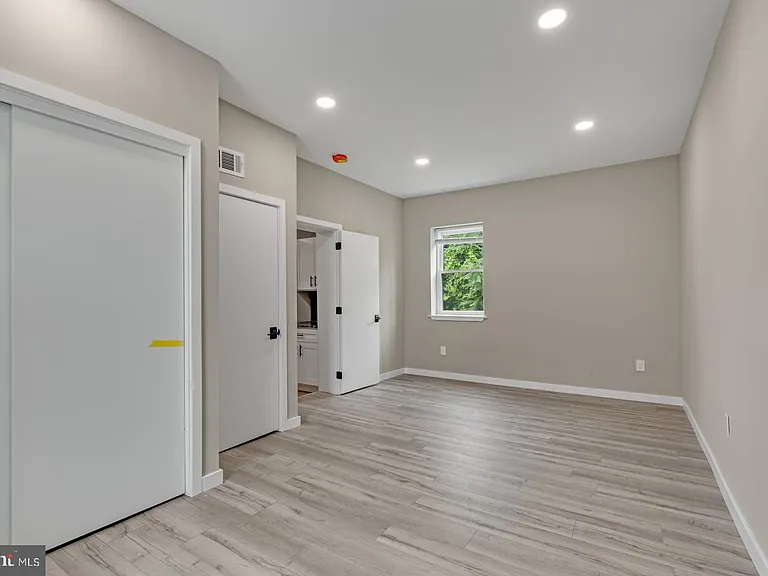 435 W Susquehanna Ave #2 — Photo 12