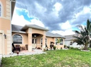 1018 Cavanagh Ave, Lehigh Acres, FL 33971