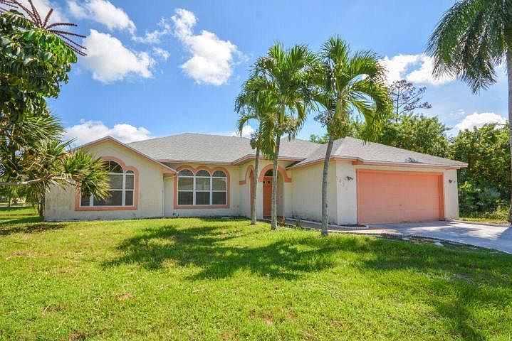1st image of 1821 SE Airoso Blvd