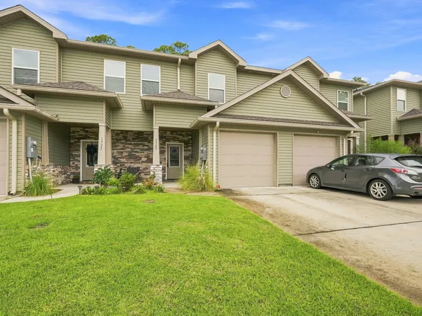 1727 Sound Haven Ct, Navarre, FL 32566